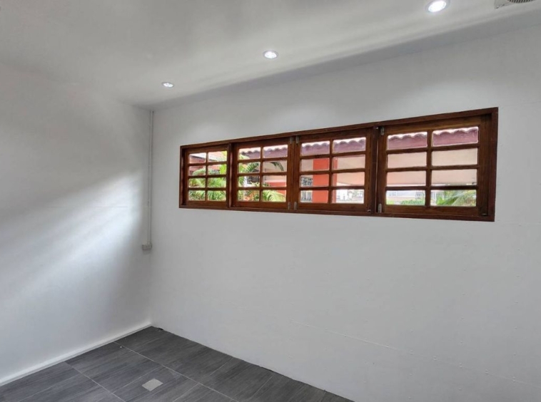 For rent/sale Townhome Kulphan View 9 Main road next to the club New house