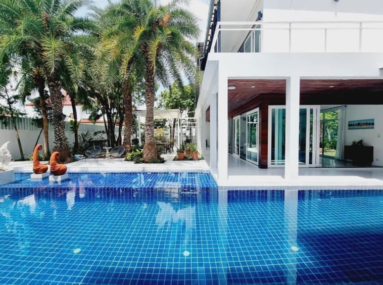 3-Bedroom Pool Villa for Rent in Hang Dong Zone