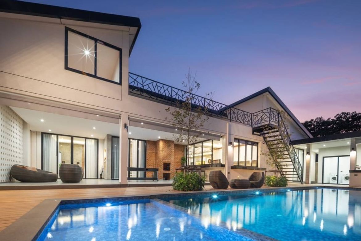 Luxury Pool Villa Modern tropical style Pa Daet Subdistrict. Chiang Mai  New style house