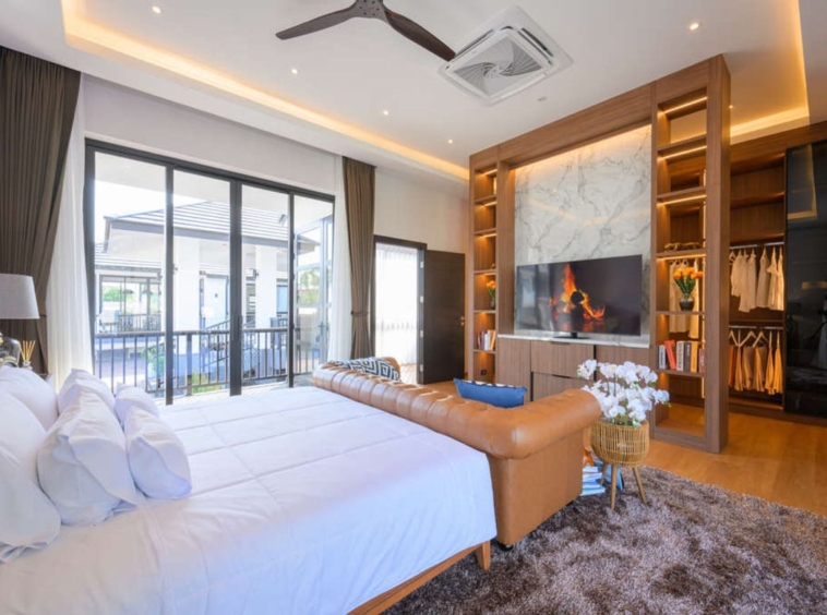 5 Bedrooms Luxury Classic Style Nestled in the vibrant heart of Chiang Mai-KMP-HSMC7064D