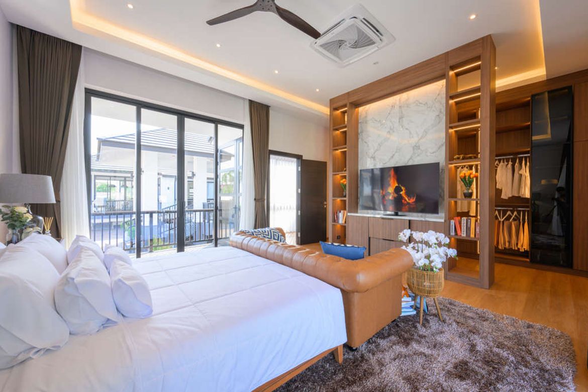 5 Bedrooms Luxury Classic Style Nestled in the vibrant heart of Chiang Mai-KMP-HSMC7064D