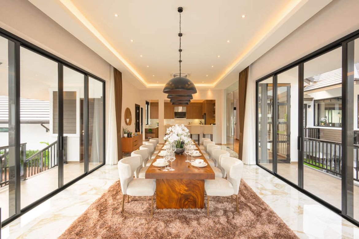 5 Bedrooms Luxury Classic Style Nestled in the vibrant heart of Chiang Mai-KMP-HSMC7064D