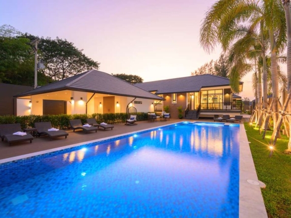 5 Bedrooms Luxury Classic Style Nestled in the vibrant heart of Chiang Mai-KMP-HSMC7064D