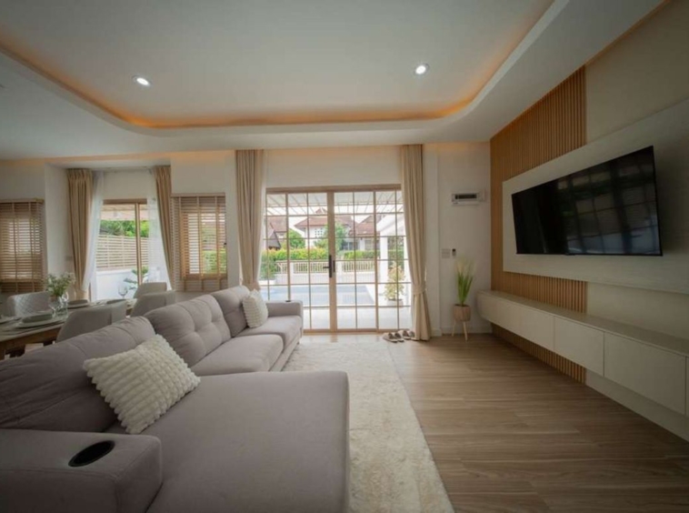 Pool Villa for Sale in San Sai Area: 3 Bedrooms with Great Environment and Easy Access