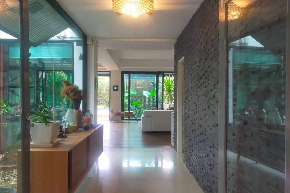 Private Pool Villa House For Sale (with tenants)-SM-Sta-1162