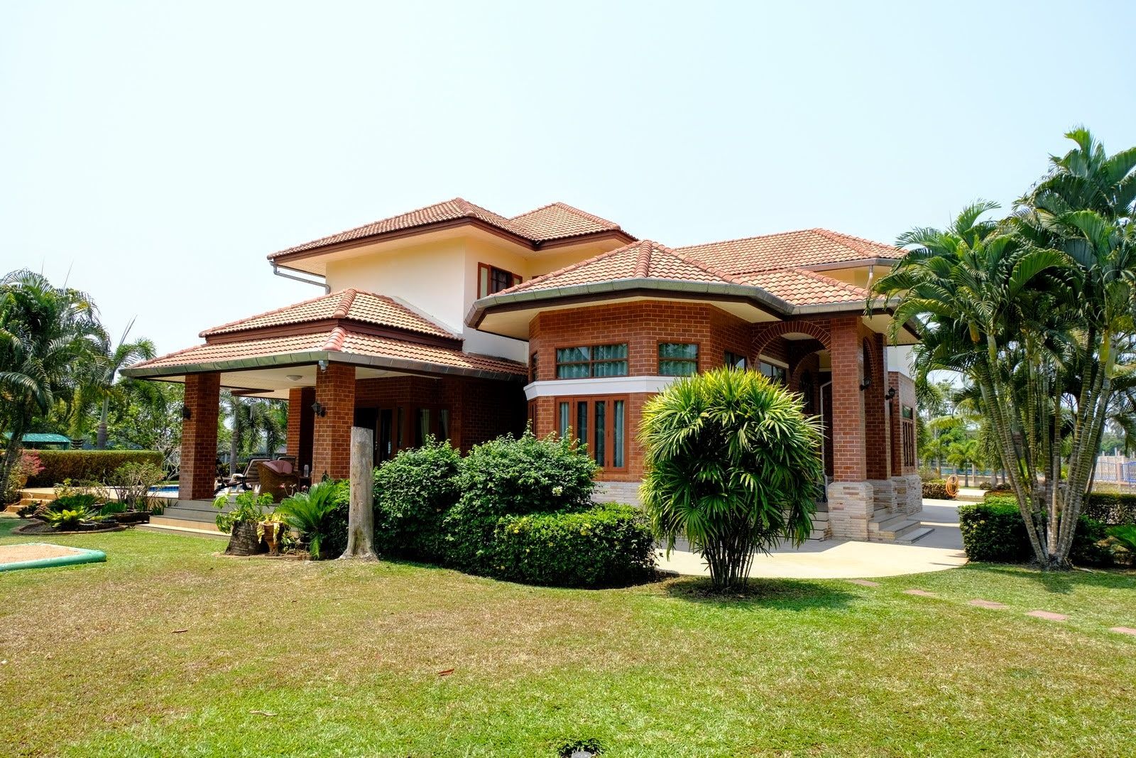 4 Bedroom Western Style House with Pool and Gardens-TNP-D638