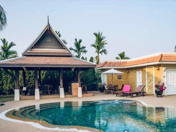 Luxurious Saraphi Family Estate with Guest House & Pool-TNP-A808