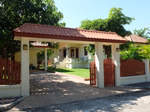 Immaculate 3 Bedroom Pool Villa For Sale in Sankamphaeng Chiang Mai-I-3303