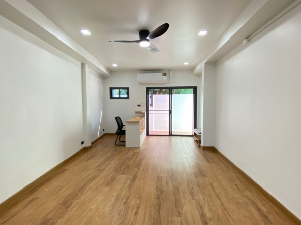 Modern 4 Bedroom House for Sale in Hang Dong-P-PHS1020