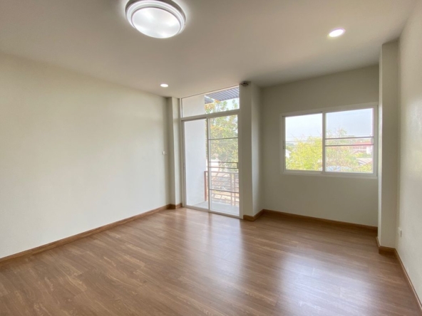Brand new 3 bed townhome for sale in Chang Phuak Chiang Mai-P-PCCS766
