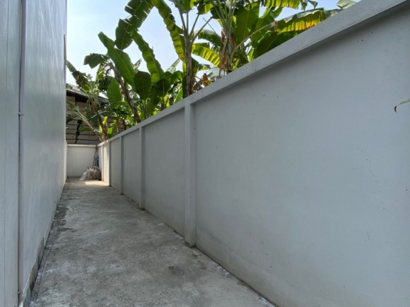 Brand new 3 bed townhome for sale in Chang Phuak Chiang Mai-P-PCCS766