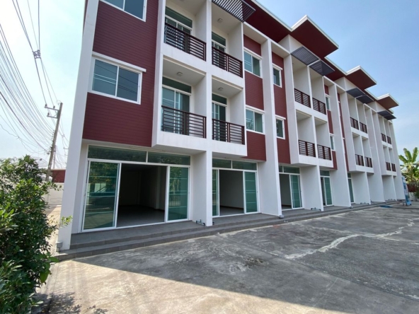Brand new 3 bed townhome for sale in Chang Phuak Chiang Mai-P-PCCS766
