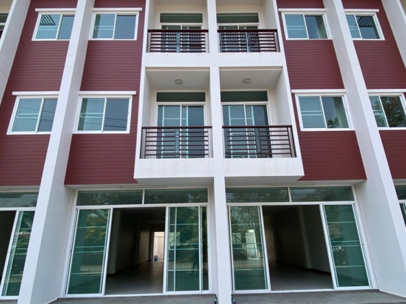 Brand new 3 bed townhome for sale in Chang Phuak Chiang Mai-P-PCCS766