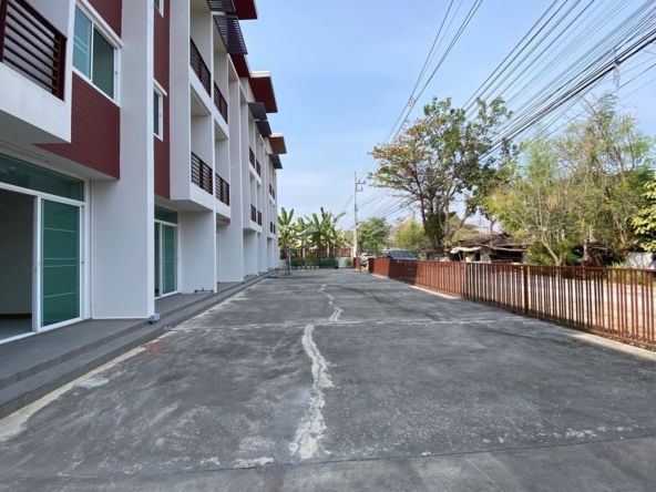 Brand new 3 bed townhome for sale in Chang Phuak Chiang Mai-P-PCCS766