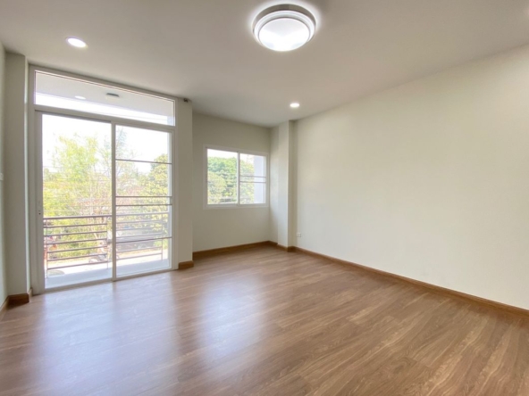 Brand new 3 bed townhome for sale in Chang Phuak Chiang Mai-P-PCCS766