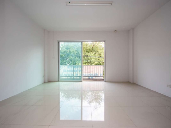 Versatile Three-Storey Townhouse/Home Business Unit in Santhitam-PH-CITY752