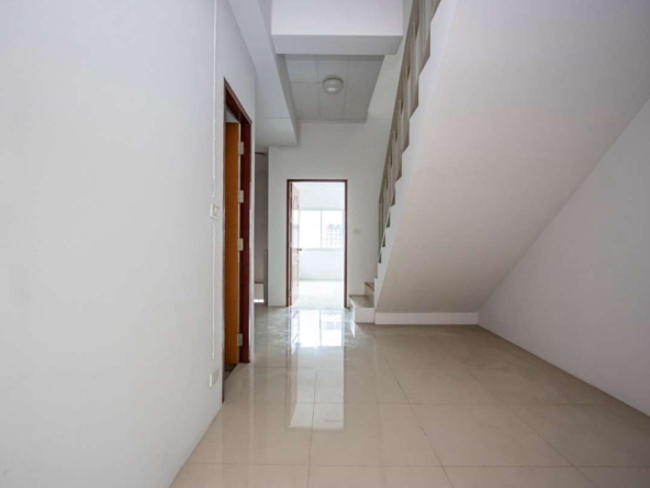 Versatile Three-Storey Townhouse/Home Business Unit in Santhitam-PH-CITY752