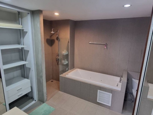 1 bed unit with a large balcony for sale in Muang Chiang Mai-P-PCS1061