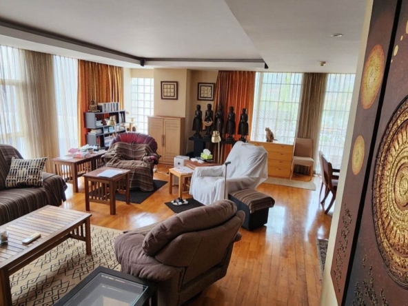 A large unit with 2 bed for sale in Chang Klan