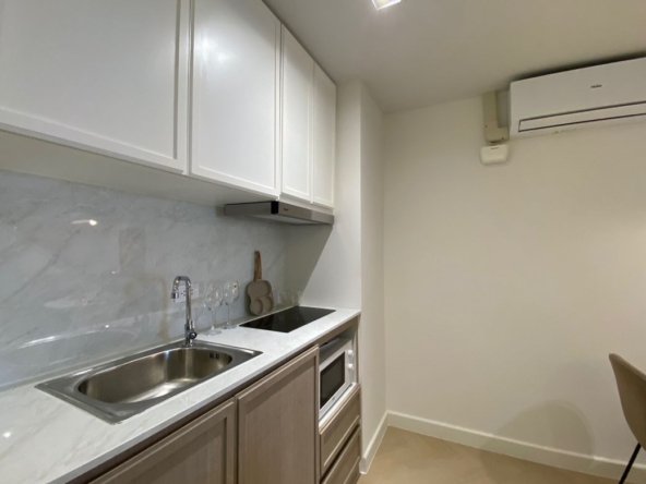 Newly renovated 1 bed unit for sale at Hillside 4