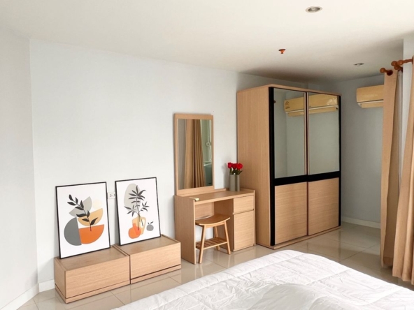 1 bed unit for rent or sale near CMU