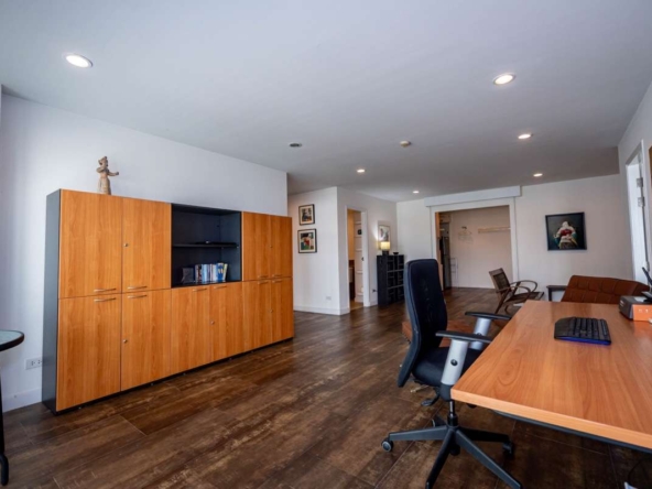 FOR SALE: 3 Bedroom 250 sqm Luxury Condo Punna Residence 2 @ Nimman-PH-PUNNA190