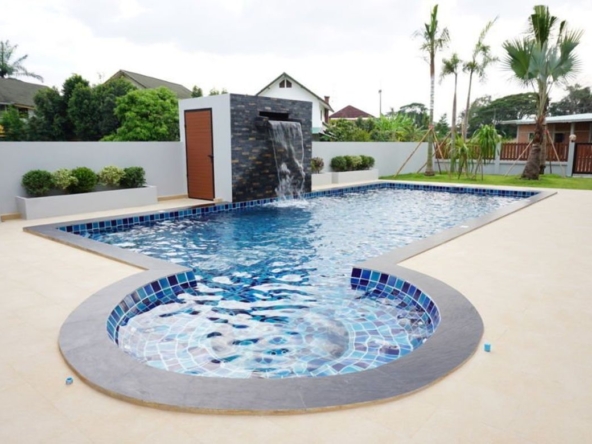 Brand new house with a private pool for rent in San Sai