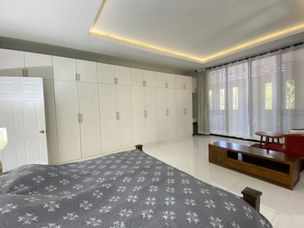 2 bed villa with a private pool for rent in Chang Kian