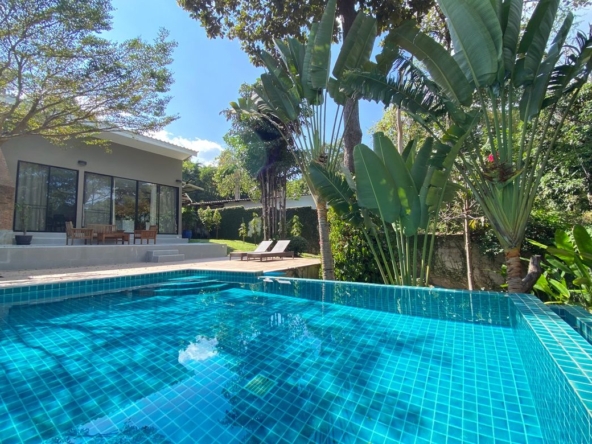 2 bed villa with a private pool for rent in Chang Kian