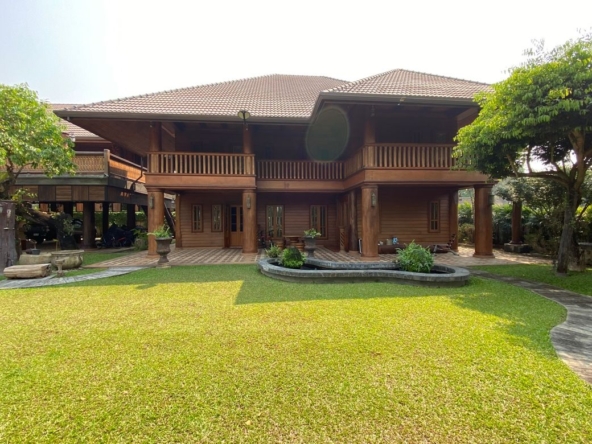 7 bed teakwood house for rent in Tha Sala
