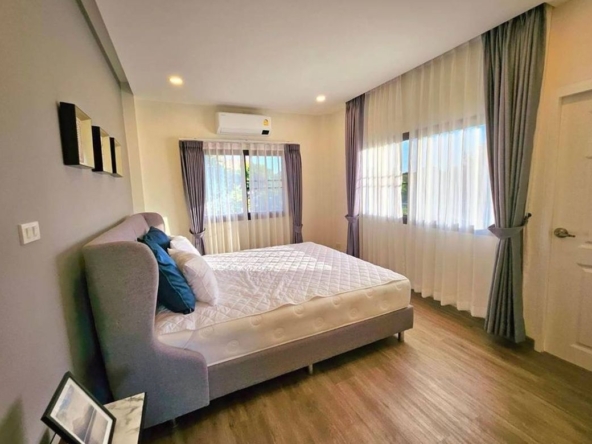 5 bed home with pool for rent in San Sai