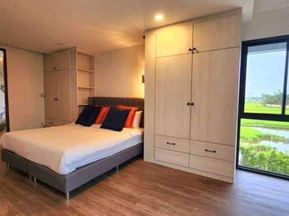 5 bed home with pool for rent in San Sai