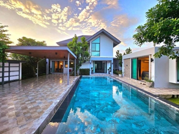 5 bed home with pool for rent in San Sai