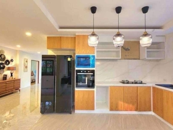 5 bed home with pool for rent in San Sai