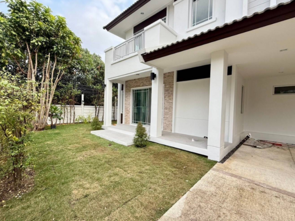 3 Bathrooms (ID: 682HS)-MR-682HS