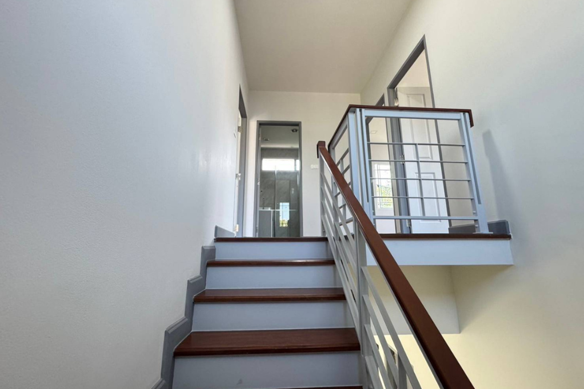 3 Bathrooms (ID: 682HS)-MR-682HS
