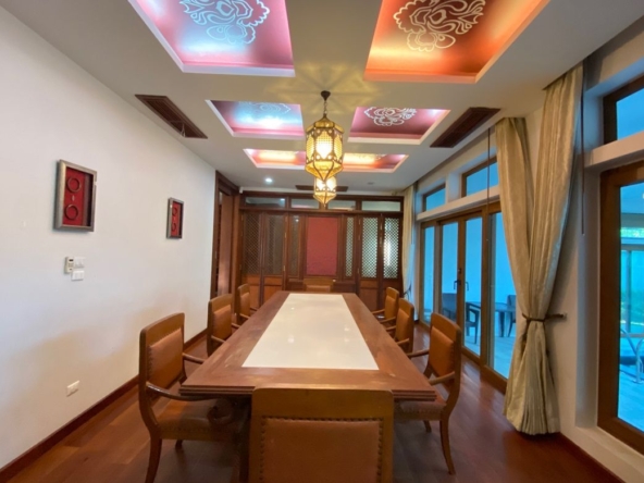 Luxurious home with private pool for sale in Hang Dong