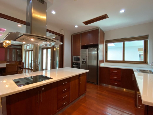 Luxurious home with private pool for sale in Hang Dong