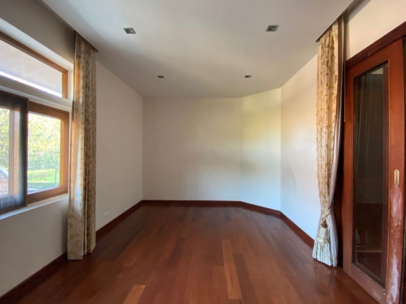 Luxurious home with private pool for sale in Hang Dong