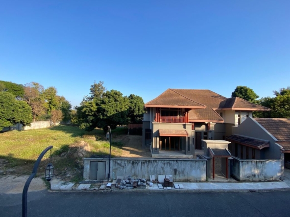 Luxurious home with private pool for sale in Hang Dong
