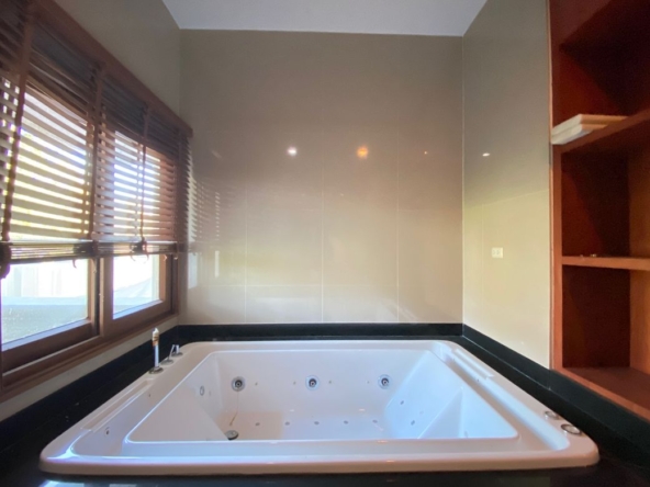 Luxurious home with private pool for sale in Hang Dong