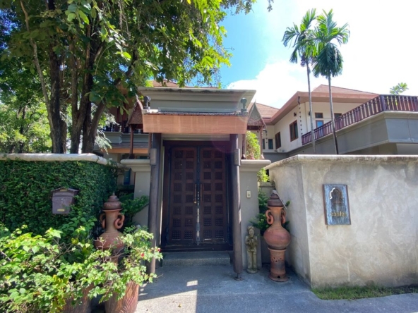 Luxurious home with private pool for sale in Hang Dong