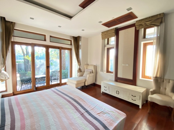 Luxurious home with private pool for sale in Hang Dong
