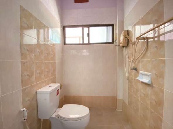 A family home 4 bed for sale in Muang Chiang Mai-P-PHS1055