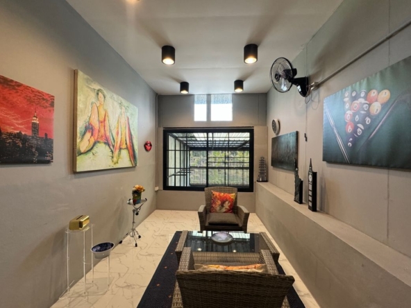 A unique modern townhome for sale in Muang Chiang Mai-P-PHS485
