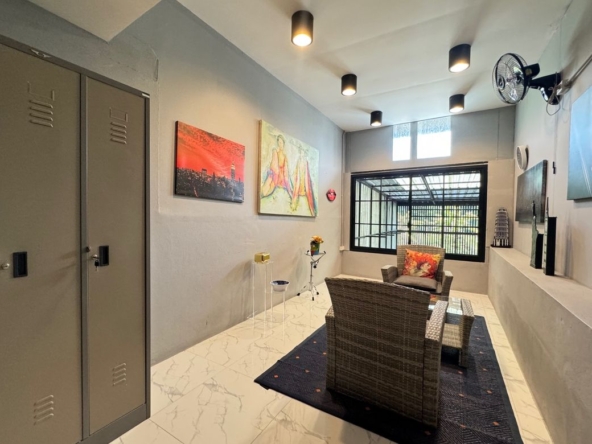 A unique modern townhome for sale in Muang Chiang Mai-P-PHS485