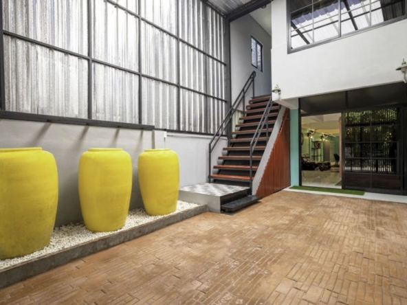 A unique modern townhome for sale in Muang Chiang Mai-P-PHS485
