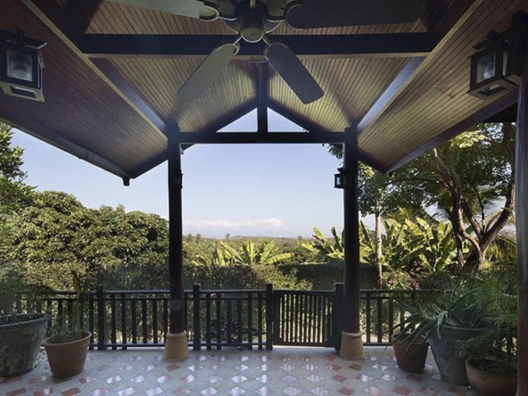 Luxurious villa with panoramic view of nature for sale in Mae Rim