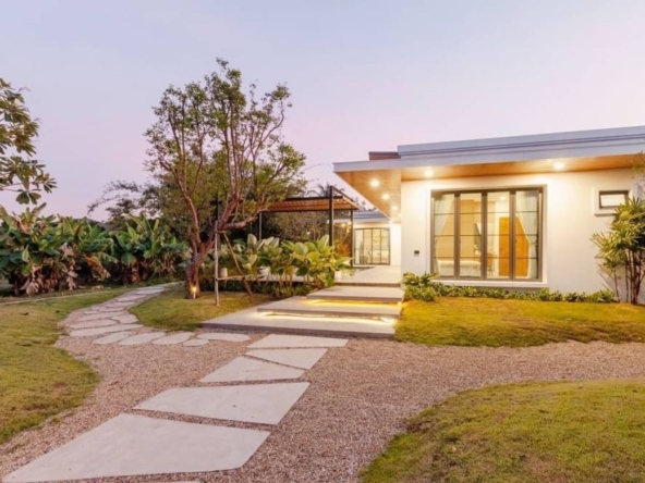 Brand new 3 bed villa with pool for sale in Saraphi