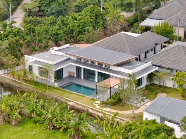 Brand new 3 bed villa with pool for sale in Saraphi
